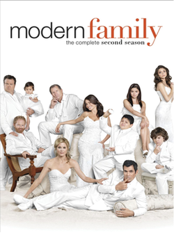 Modern Family Season 2 (2010)